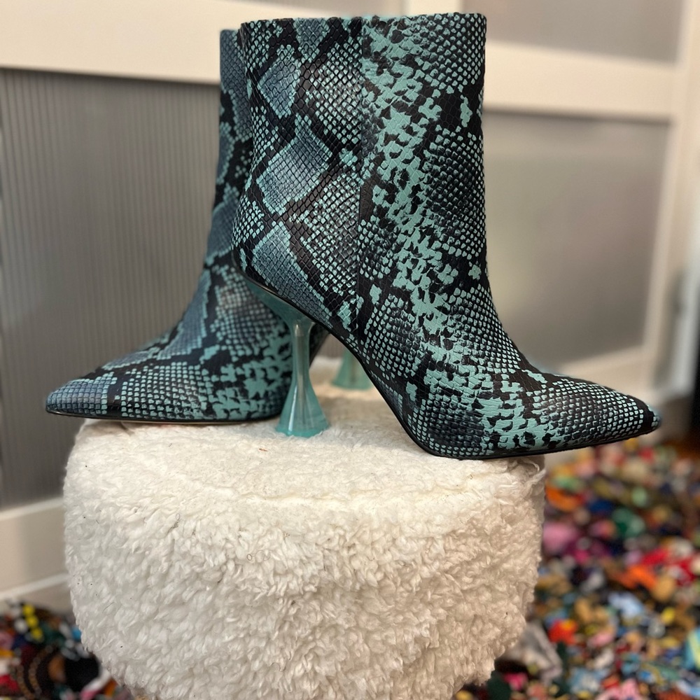Gianni Bini Snakeskin Boots